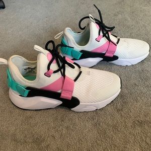 Nike Air Huarache City Low Hyper Jade